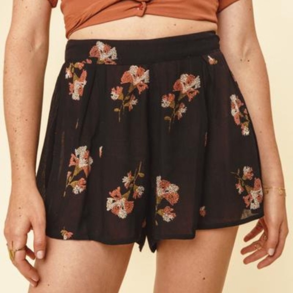 Amuse society floral short